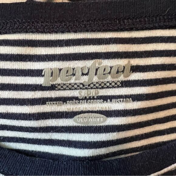 3 for $30! Old navy, navy & white striped t shirt - Picture 4 of 7